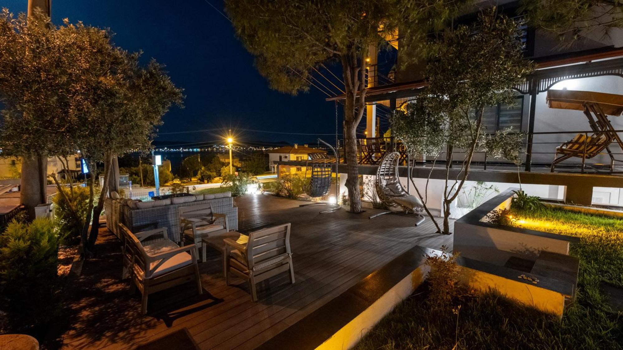 Select Cunda Guest House - Sea View Room With Private Veranda In Cunda Island Ayvalı 외부 사진